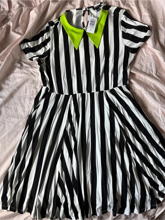 torrid Dresses & Skirts - Size 1x Torrid Halloween Skater Dress Beetlejuice